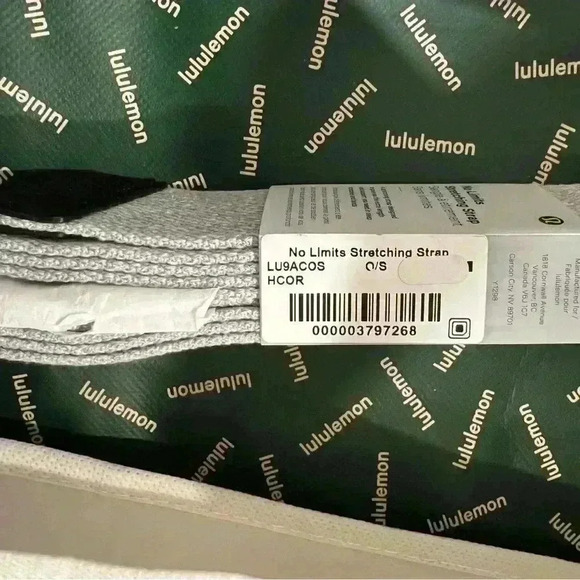 Lululemon 🍋 - no limits stretching strap - Picture 3 of 4